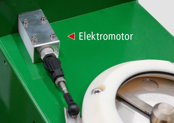 Mit Elektromotor