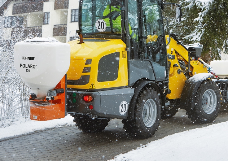 Wheel loader for winter service